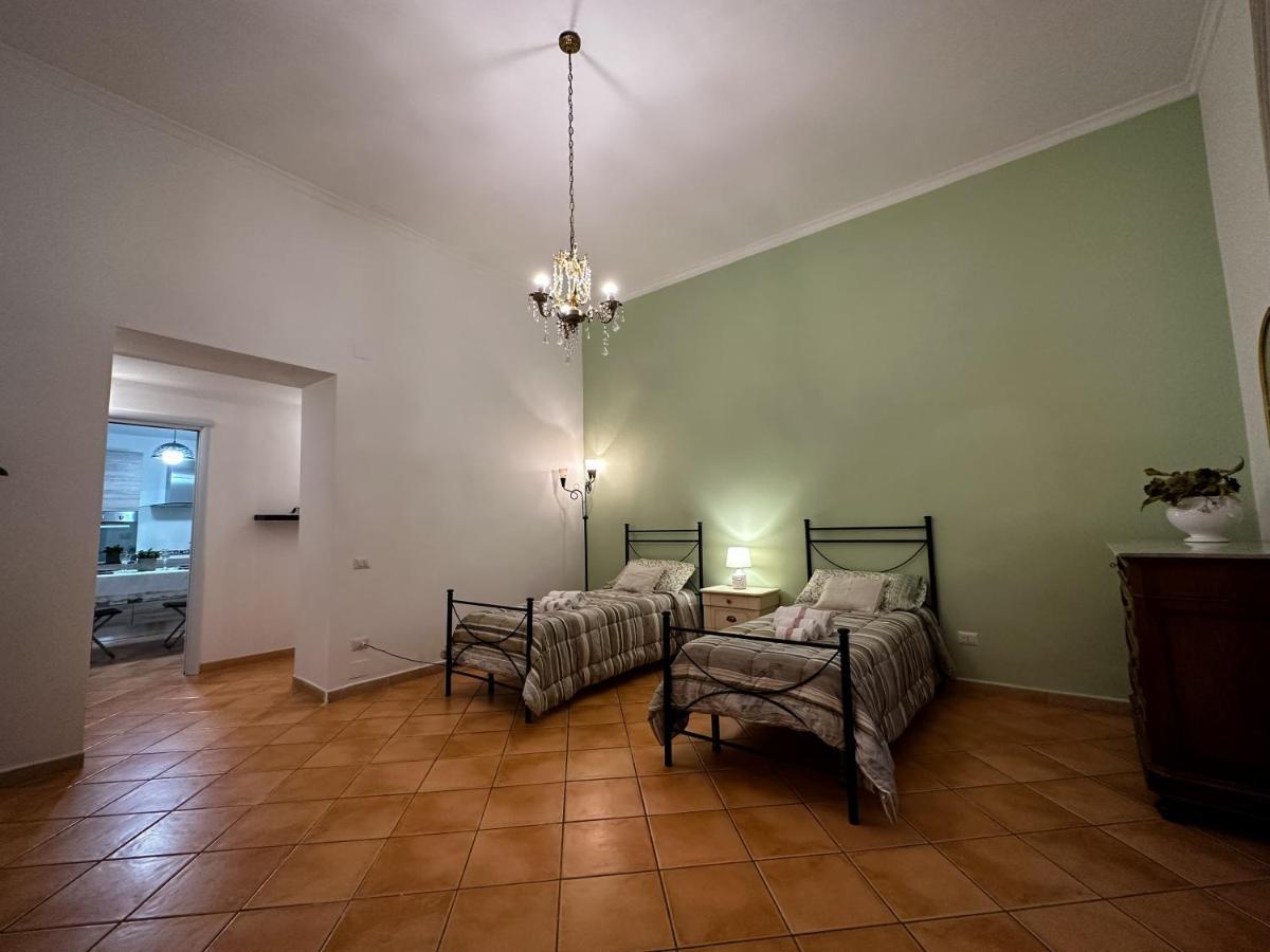 La Rotonda A Toledo Villa Naples Exterior photo